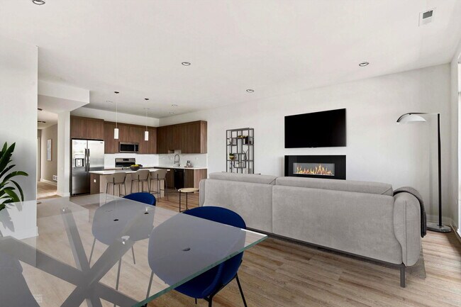 Building Photo - 3207 N Lawndale Ave