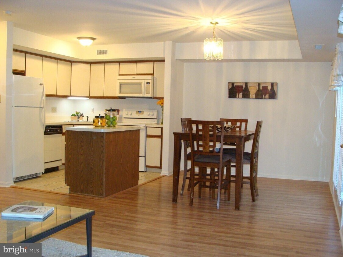 Primary Photo - 2204 Windfield Ct