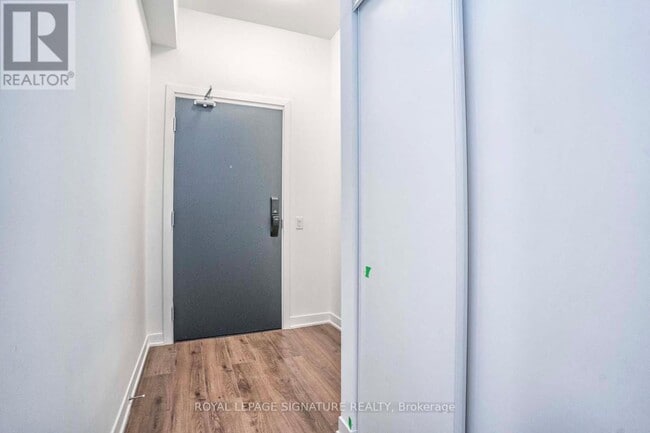Photo du bâtiment - 405-405 Dundas St W