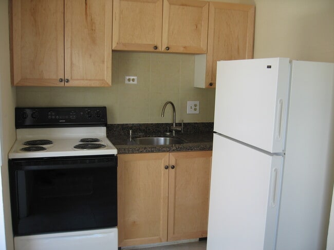 Building Photo - 2504 Oceanview