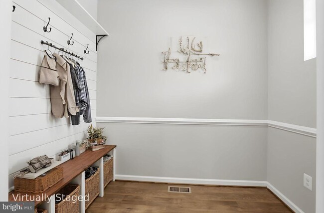 Building Photo - 10512 Blazing Star Lp