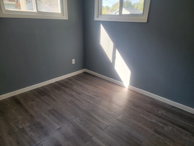 Building Photo - 3824 Brentwood Ct