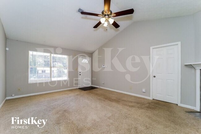 Foto del edificio - 6093 Lynwood Dr