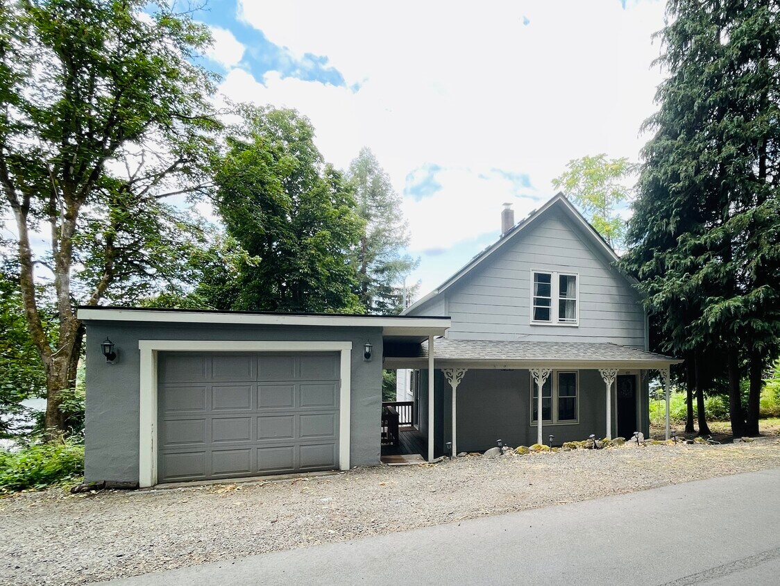 Primary Photo - 207 4th Ave