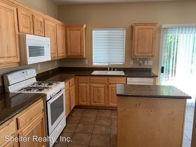 Foto del edificio - 4 br, 2.5 bath House - 4225 Capri Canyon Ct