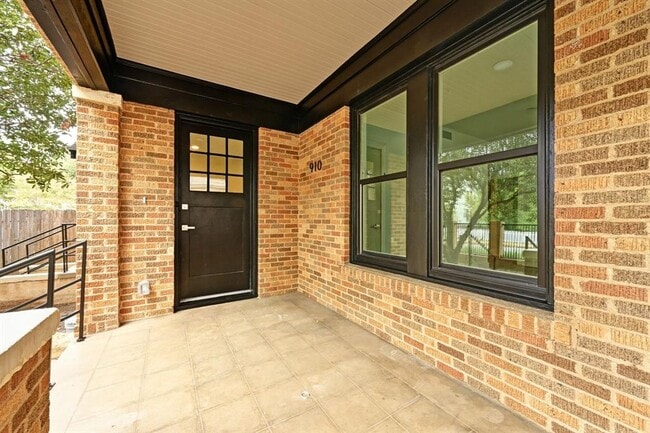 Foto del edificio - 1006 1/2 W 22nd St