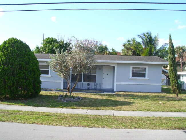 Foto del edificio - 5567 SW 6th St