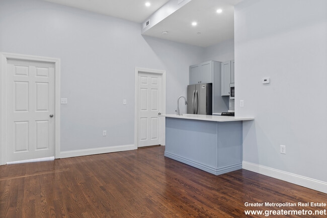 Building Photo - 109 Endicott St