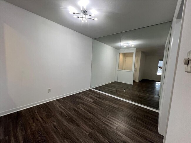 Foto del edificio - 8210 Bent Tree Rd