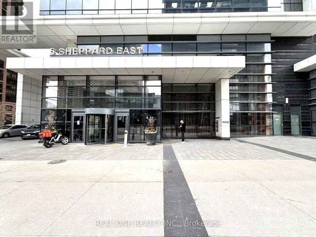 Building Photo - 5 Sheppard Ave E