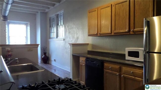 Building Photo - 147 S 4th St