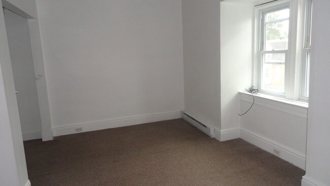 Foto del edificio - 323 E Cottage Pl