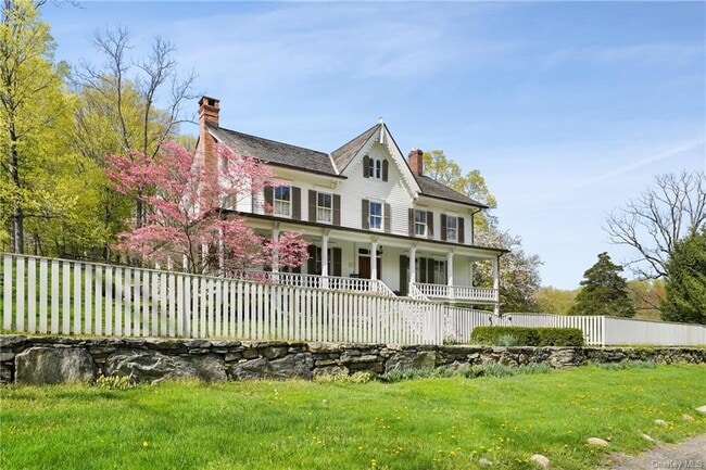 Building Photo - 320 Mt Holly Rd