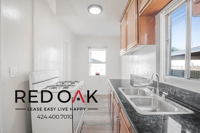 Foto del edificio - 12145 Pine St