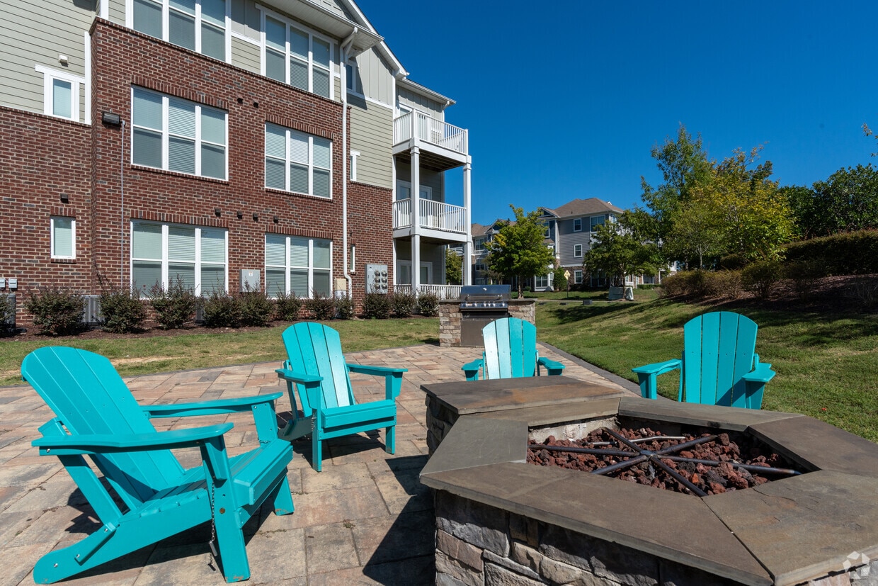 Palisades at Legacy Oaks Apartments in Knightdale, NC
