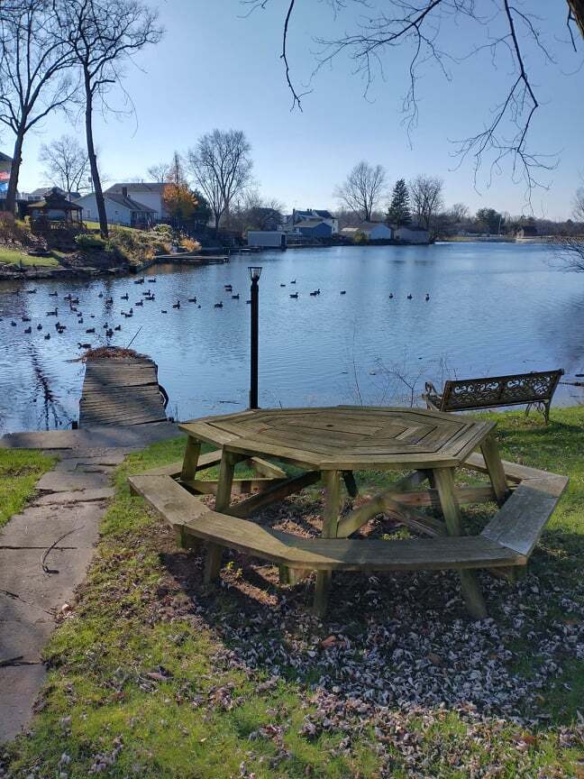 Foto del edificio - 100 Portage Lakes Dr