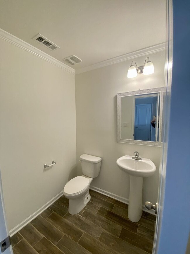 Building Photo - 4BR/2.5BA Home Located in Hampden Village