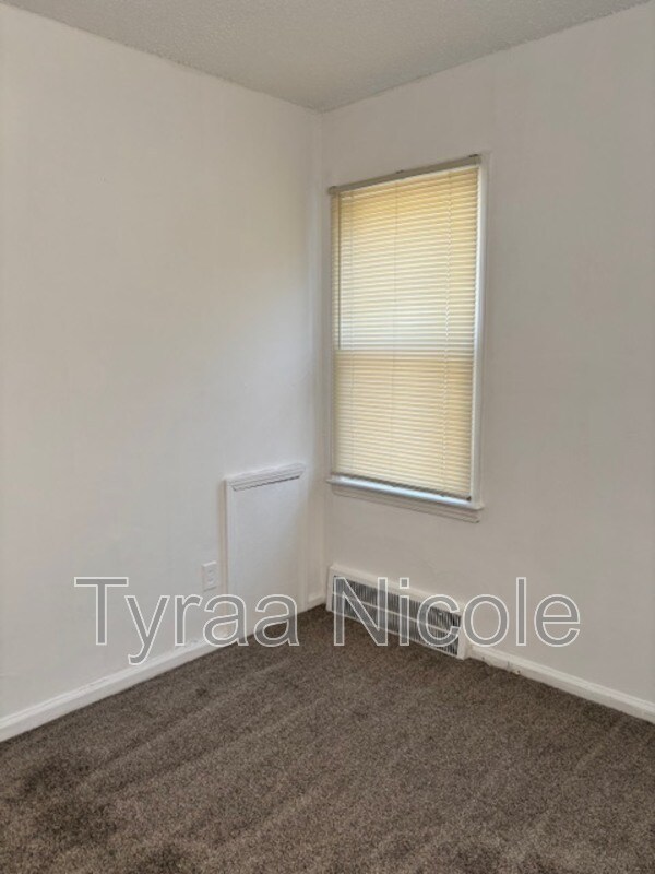 Foto del edificio - 22241 Lyndon St