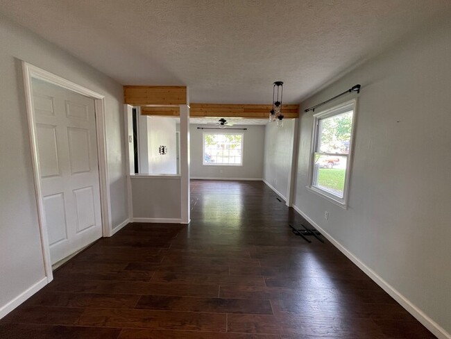 Building Photo - 4BD/1.5BA Single Family Home