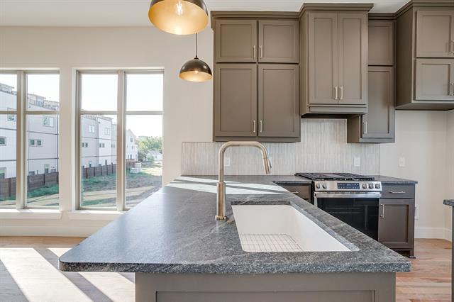 Foto del edificio - 2824 Weisenberger St