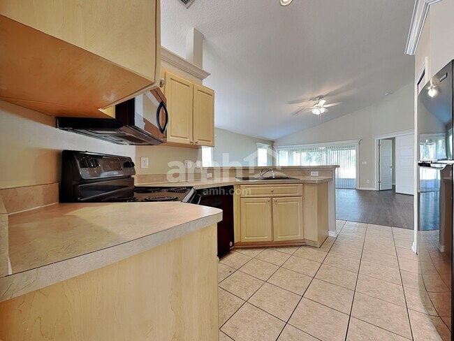 Foto del edificio - 4937 Whistling Pines Ct