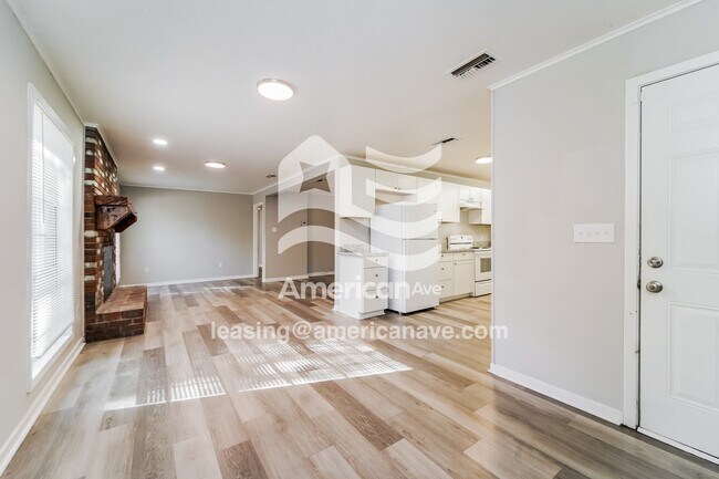 Foto del edificio - 3180 Benson Dr