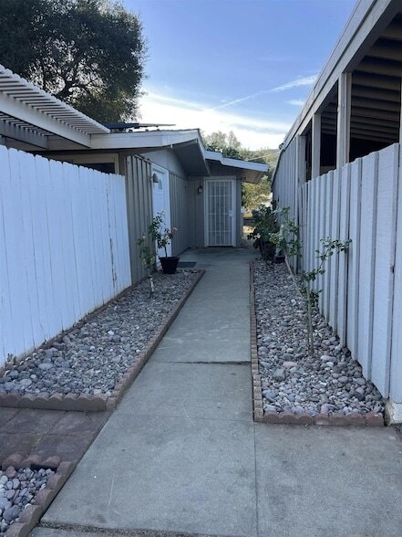 Building Photo - 16631 Sundown Dr