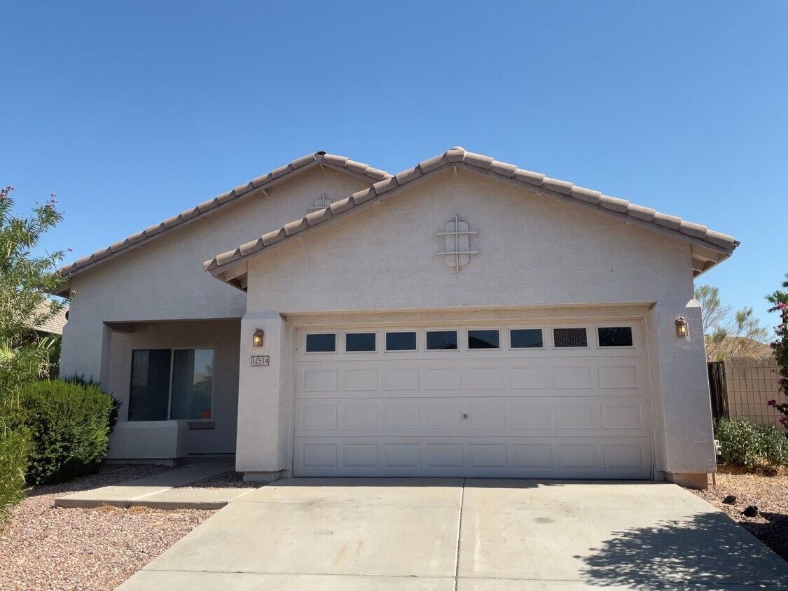 Foto principal - 12514 W Jefferson St