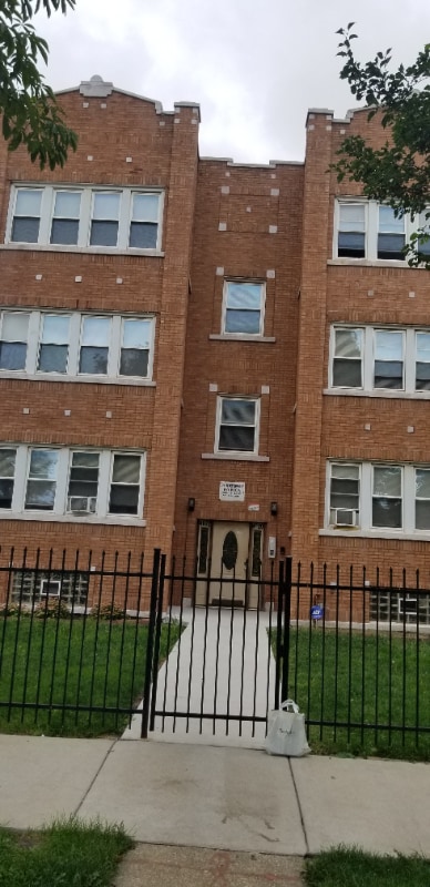 Photo - 4622 W Jackson Blvd Apartment