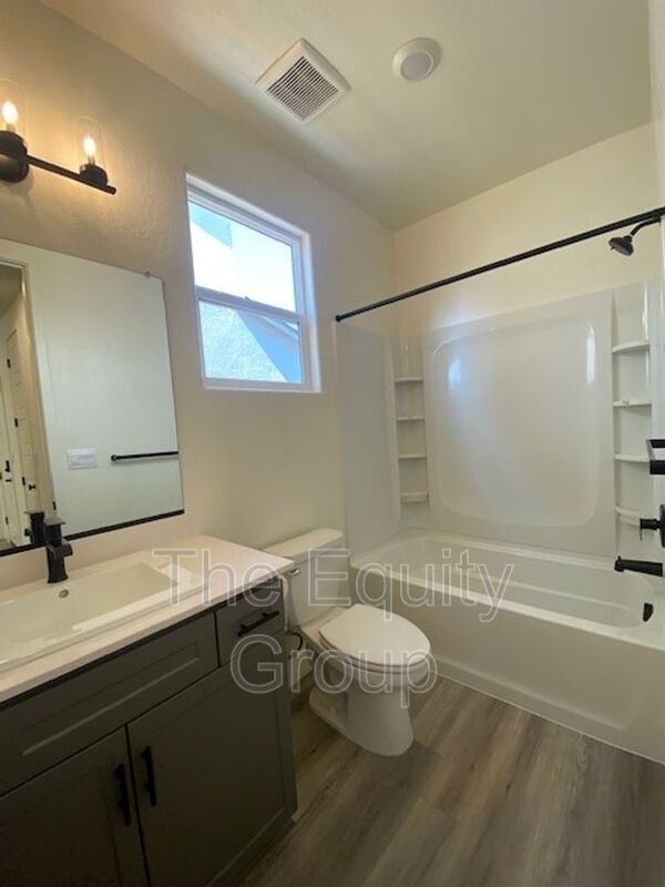 Building Photo - 1705 E Mesa Ct