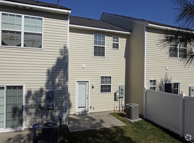 Building Photo - Calloway Glen
