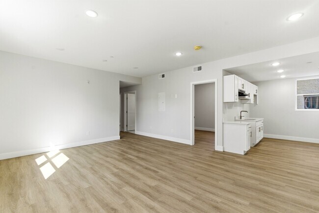 Building Photo - 5137 Master St