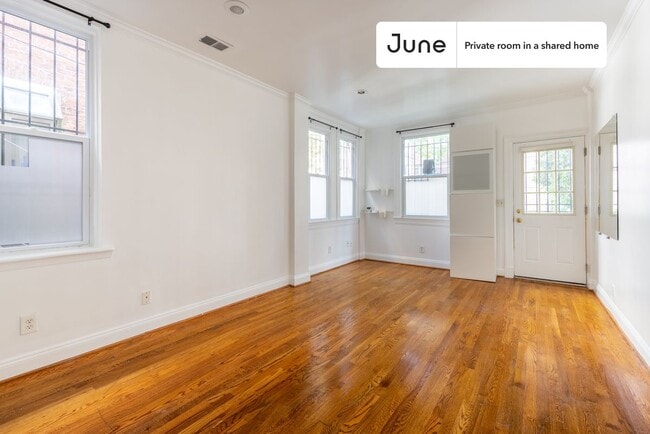 Building Photo - Room in Shared 3 bed/1 bath home