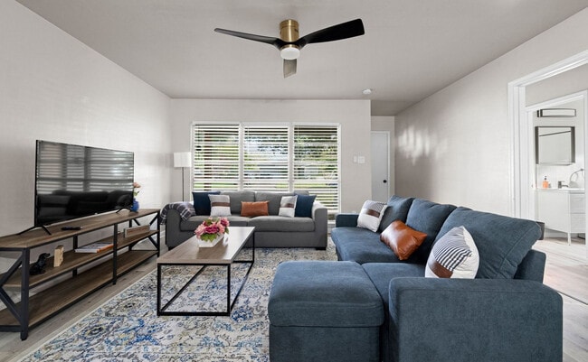 Building Photo - 4717 Edith St