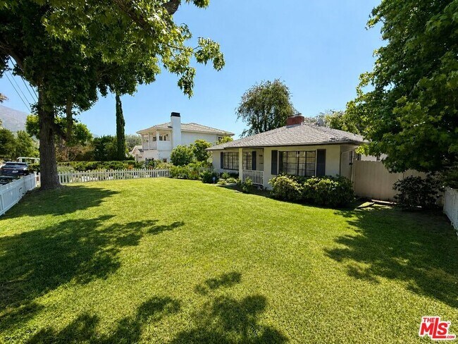 Foto del edificio - 1796 E Mendocino St