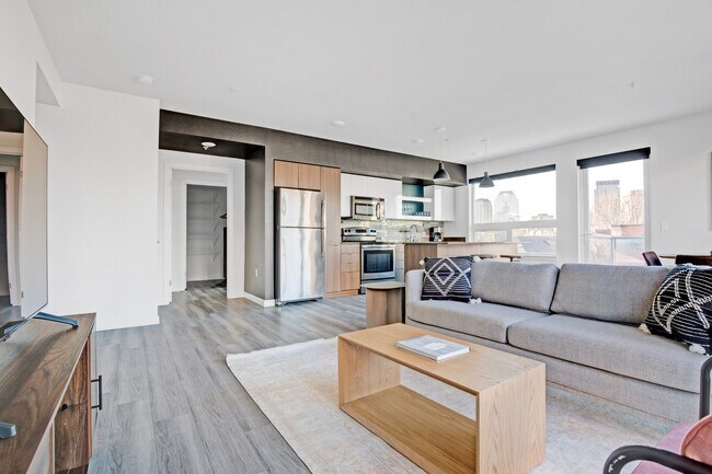 Building Photo - 1530 Belmont Ave