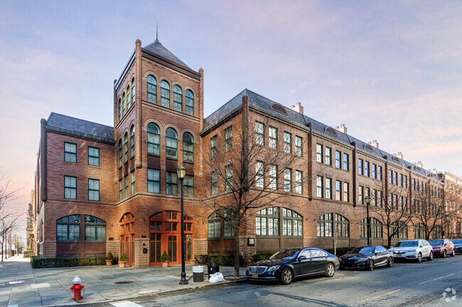 Building Photo - The Grand View