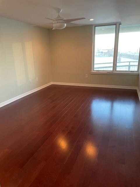 Foto del edificio - 600 Harbor Blvd