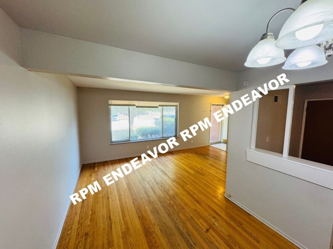 Foto principal - 617-619 San Gabriel PI