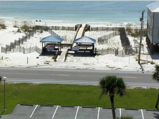 Building Photo - 1832 W Beach Blvd
