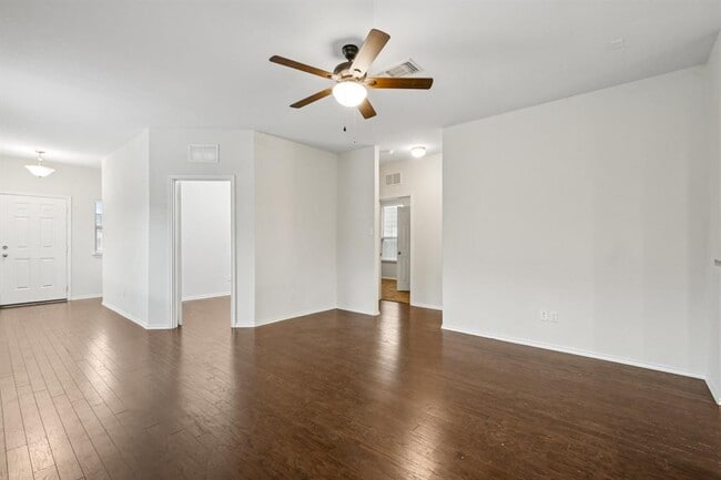 Building Photo - 212 La Dera Dr