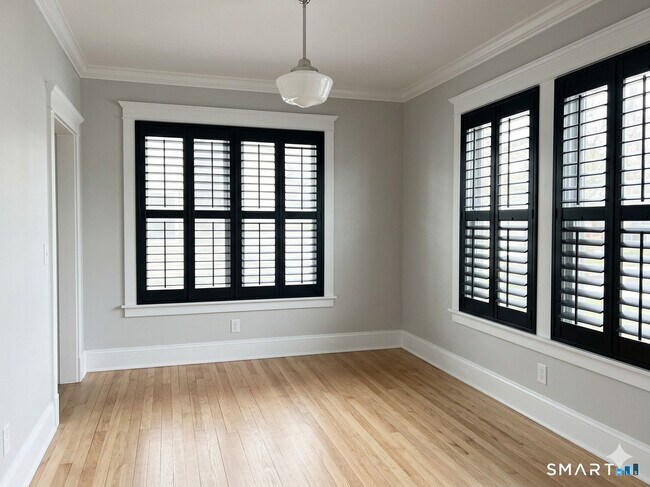 Foto del edificio - 40 Edwin Ave