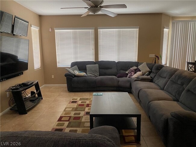 Foto del edificio - 7469 Calzado Dr