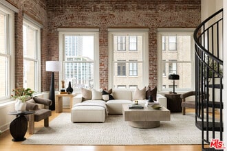 Building Photo - 253 S Broadway