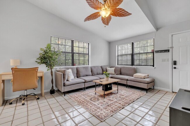 Foto del edificio - 1816 Jackson Bluff Rd