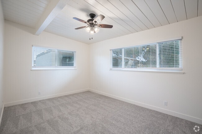 2BR, 1BA - 900SF - Bedroom - Leafy Grove