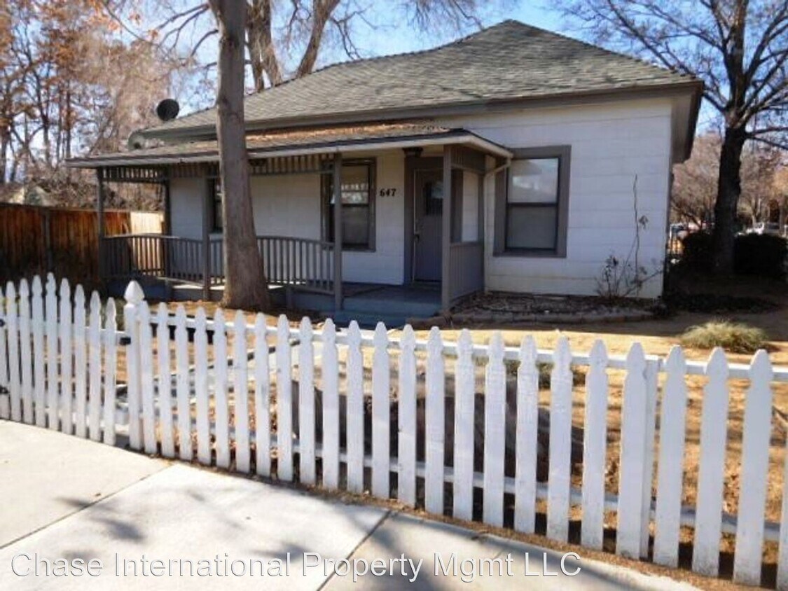 Primary Photo - 3 br, 2 bath Apartment - 647 Valley Road