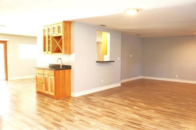 Building Photo - 606 Mildred Ave