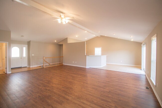 Building Photo - 551 Southampton Dr