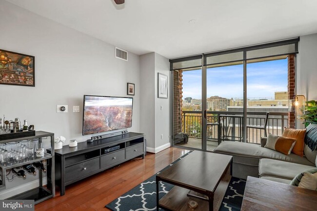Foto del edificio - 1020 N Highland St